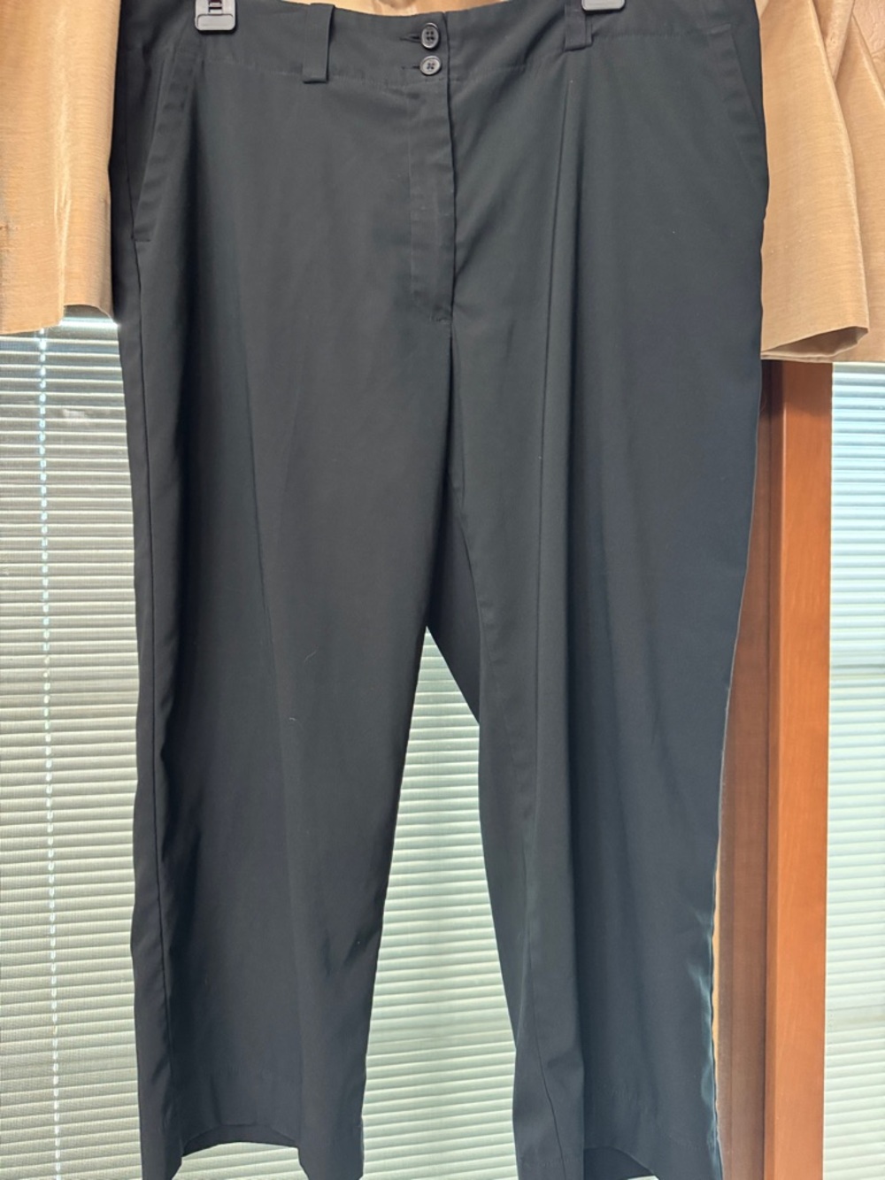 Nike Black Dri-FIT Golf Capri Pants - Picture 3 of 3